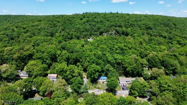 36 Paderewski Rd, Jefferson Twp., NJ 07438