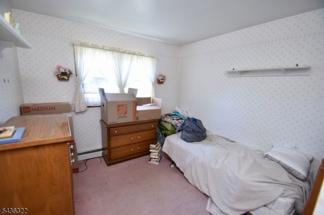 36 Paderewski Rd, Jefferson Twp., NJ 07438