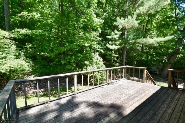 36 Paderewski Rd, Jefferson Twp., NJ 07438