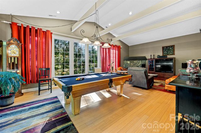 672 Blythe Street, Hendersonville, NC 28739