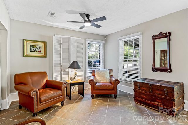 672 Blythe Street, Hendersonville, NC 28739