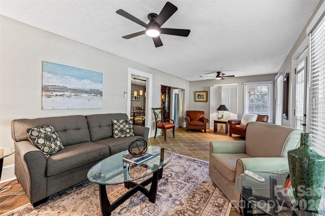 672 Blythe Street, Hendersonville, NC 28739