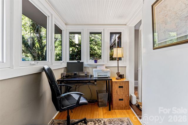 672 Blythe Street, Hendersonville, NC 28739