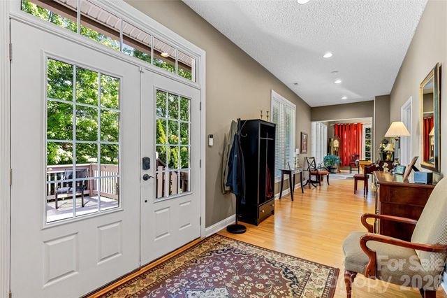 672 Blythe Street, Hendersonville, NC 28739