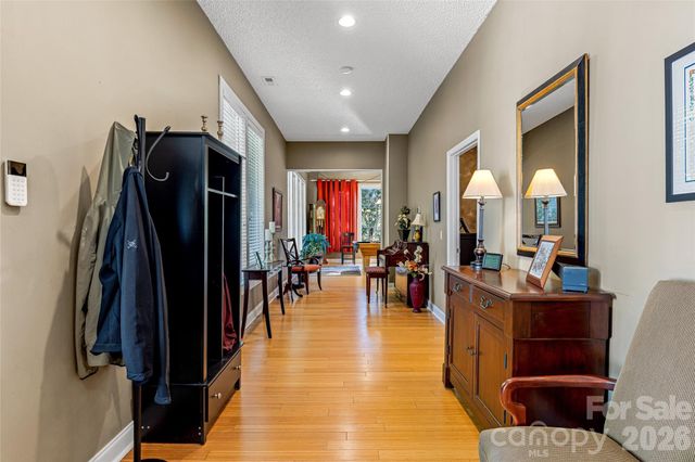 672 Blythe Street, Hendersonville, NC 28739