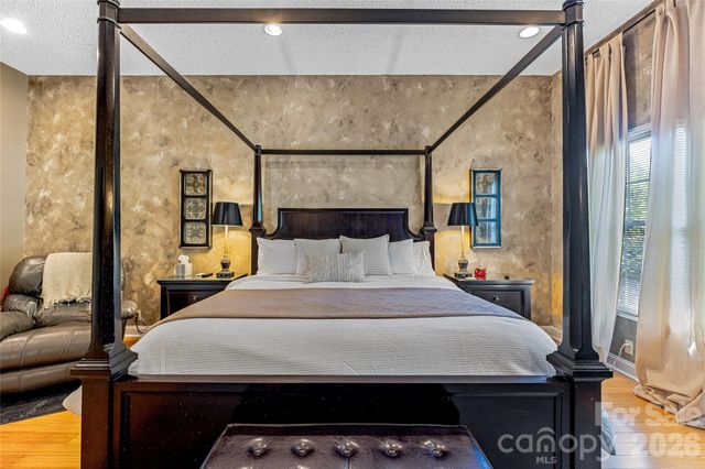 672 Blythe Street, Hendersonville, NC 28739