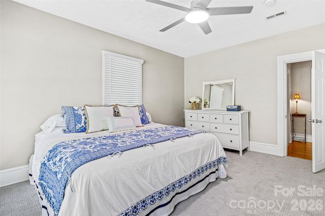 672 Blythe Street, Hendersonville, NC 28739