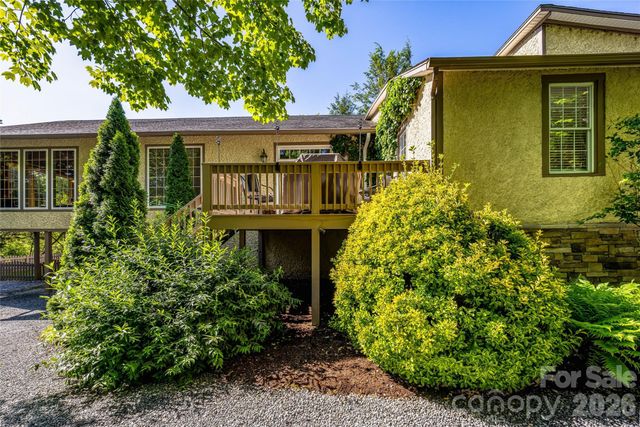 672 Blythe Street, Hendersonville, NC 28739