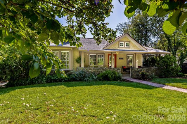 672 Blythe Street, Hendersonville, NC 28739