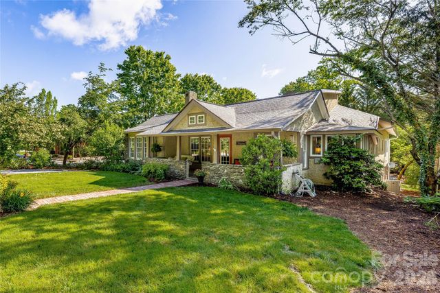 672 Blythe Street, Hendersonville, NC 28739