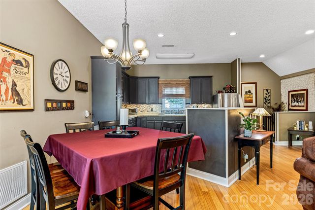 672 Blythe Street, Hendersonville, NC 28739