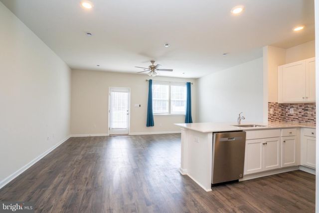 172 MAZZEO DR, Glassboro, NJ 08028