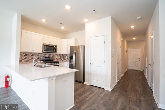 172 MAZZEO DR, Glassboro, NJ 08028