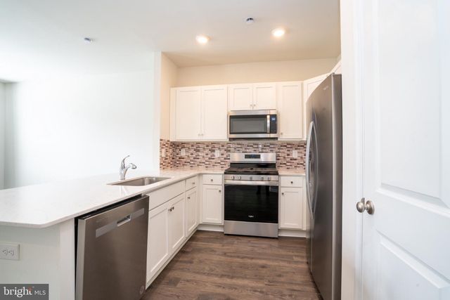 172 MAZZEO DR, Glassboro, NJ 08028
