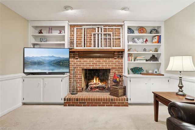 7 Thomas DR, Poquoson, VA 23662