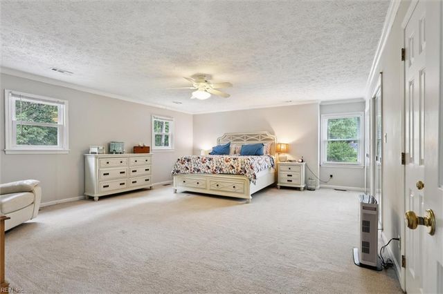 7 Thomas DR, Poquoson, VA 23662