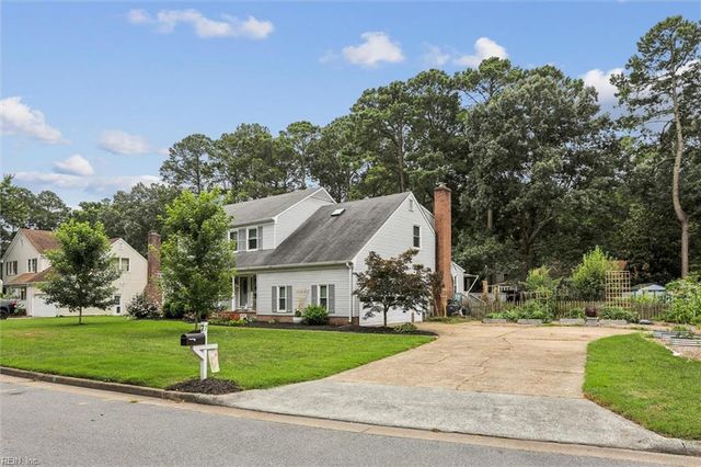 7 Thomas DR, Poquoson, VA 23662