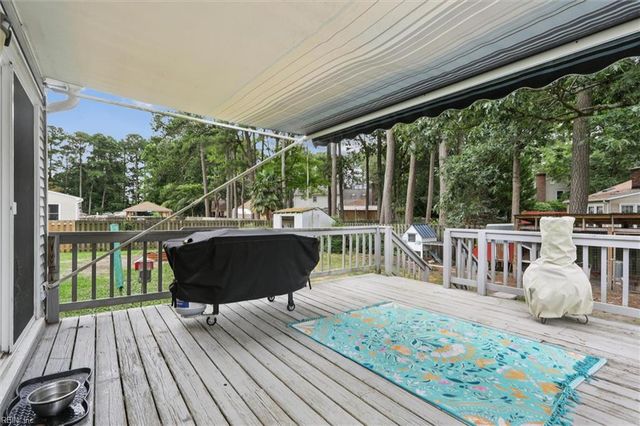 7 Thomas DR, Poquoson, VA 23662