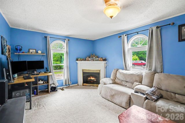 847 E Chestnut Street, Stanley, NC 28164