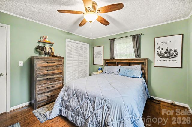 847 E Chestnut Street, Stanley, NC 28164