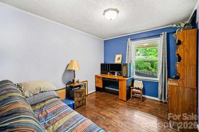 847 E Chestnut Street, Stanley, NC 28164