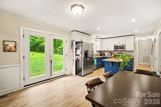 847 E Chestnut Street, Stanley, NC 28164