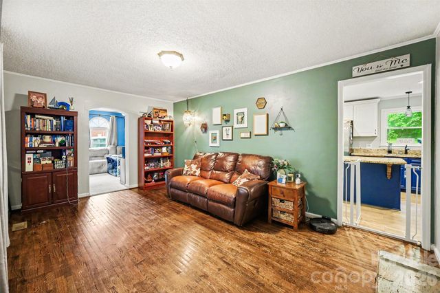 847 E Chestnut Street, Stanley, NC 28164