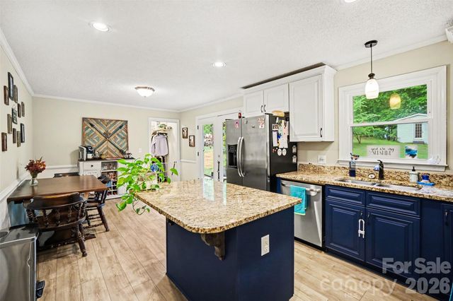 847 E Chestnut Street, Stanley, NC 28164