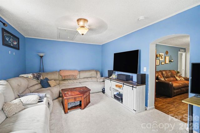 847 E Chestnut Street, Stanley, NC 28164