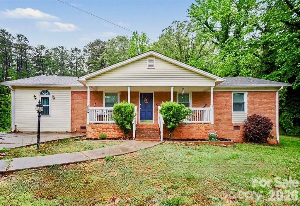 847 E Chestnut Street, Stanley, NC 28164