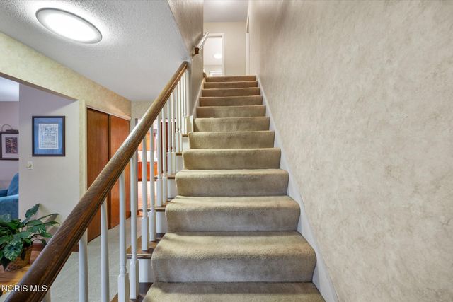 6765 Hampsford Circle, Toledo, OH 43617