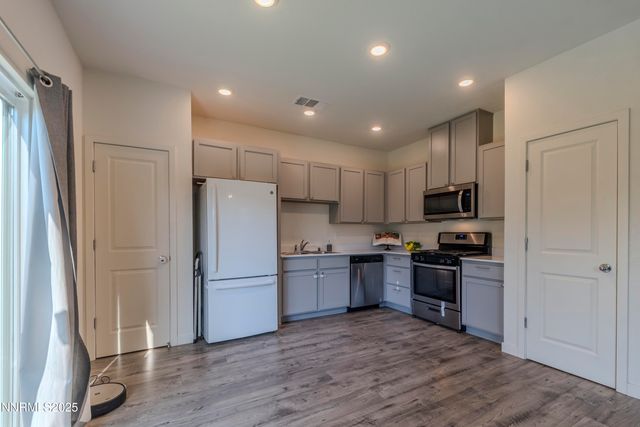 8796 Scenic Sky Drive, Reno, NV 89506