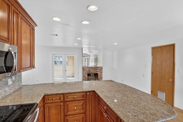 13912 Aurora Dr, San Leandro, CA 94577