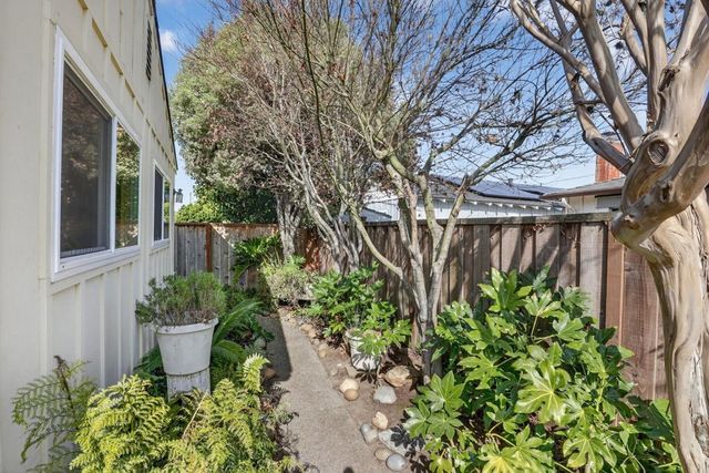 13912 Aurora Dr, San Leandro, CA 94577