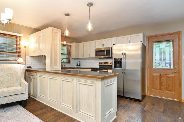 1736 Cassell Road, Manhattan, KS 66502