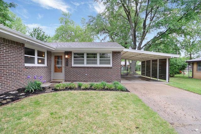 1736 Cassell Road, Manhattan, KS 66502