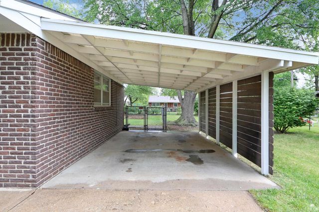 1736 Cassell Road, Manhattan, KS 66502