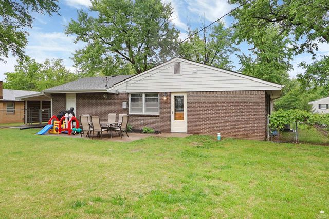 1736 Cassell Road, Manhattan, KS 66502