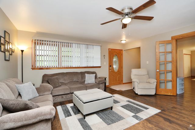 1736 Cassell Road, Manhattan, KS 66502