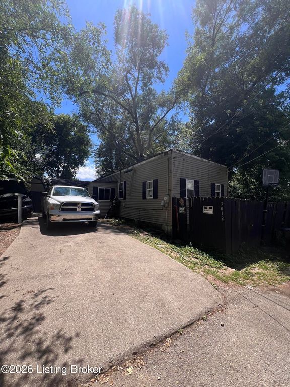 3012 Columbia St, Louisville, KY 40212