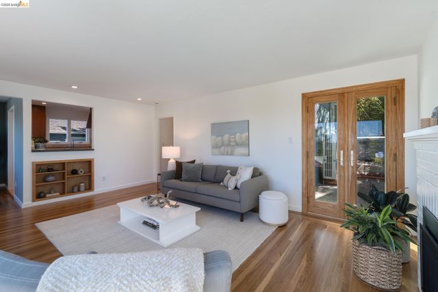 49 Windsor Ave, Kensington, CA 94708