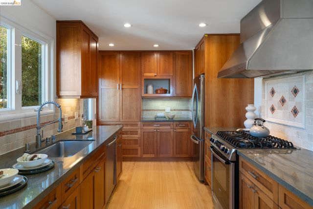 49 Windsor Ave, Kensington, CA 94708