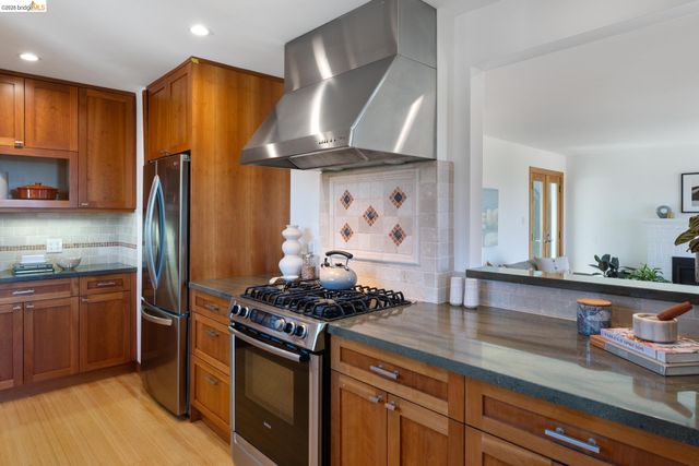 49 Windsor Ave, Kensington, CA 94708