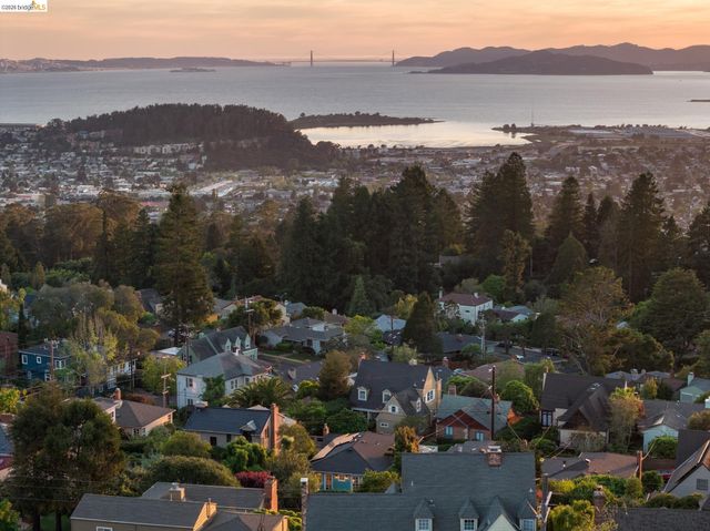 49 Windsor Ave, Kensington, CA 94708