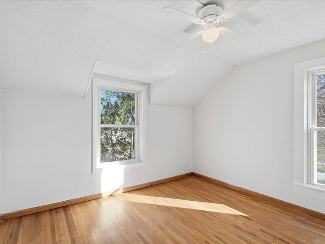 120 Green Street, Center Point, IA 52213