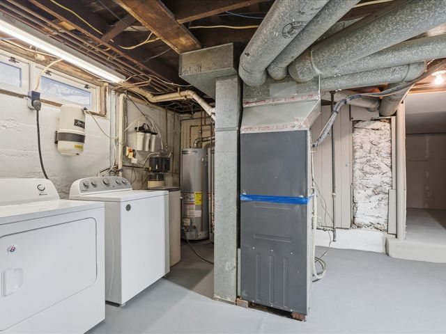 120 Green Street, Center Point, IA 52213