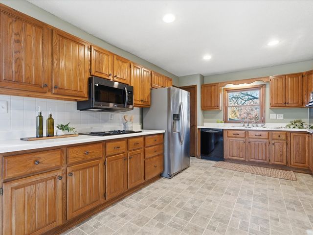 120 Green Street, Center Point, IA 52213