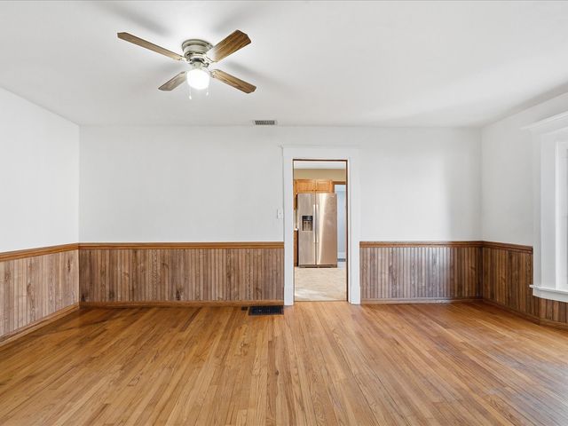 120 Green Street, Center Point, IA 52213