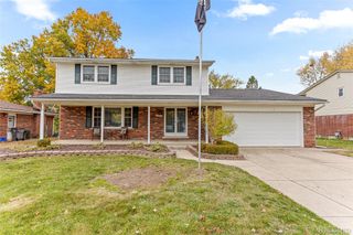 16515 Festian Drive, Clinton Charter Township, MI 48035