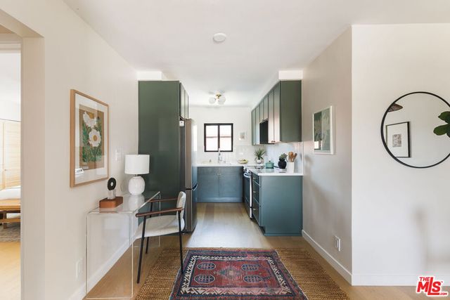 4412 Finley Avenue 7, Los Angeles, CA 90027